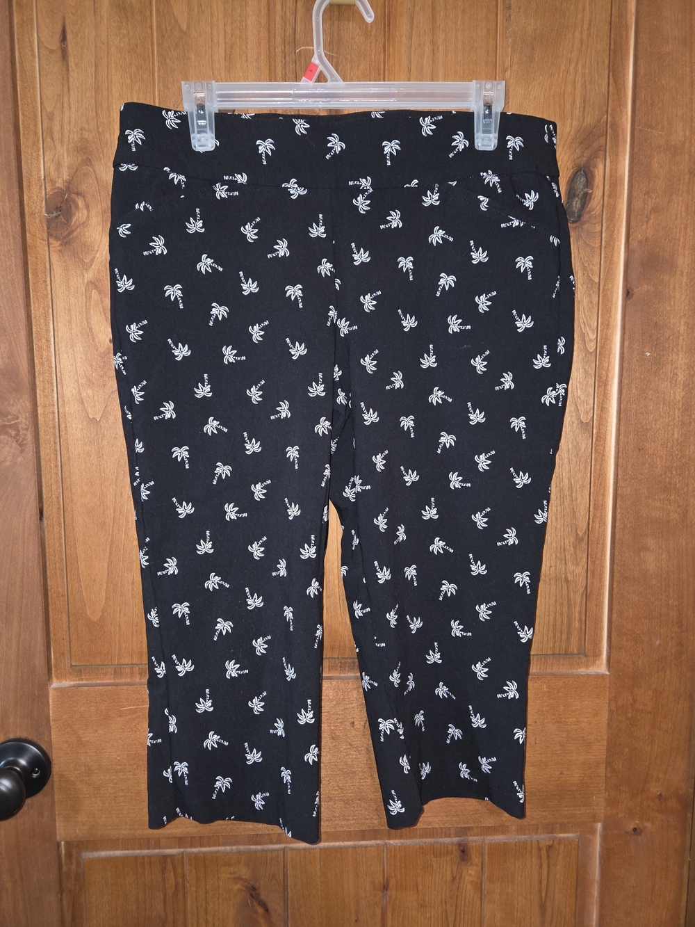 Christopher‎ & Banks Black Capri Pants with White Palm Print